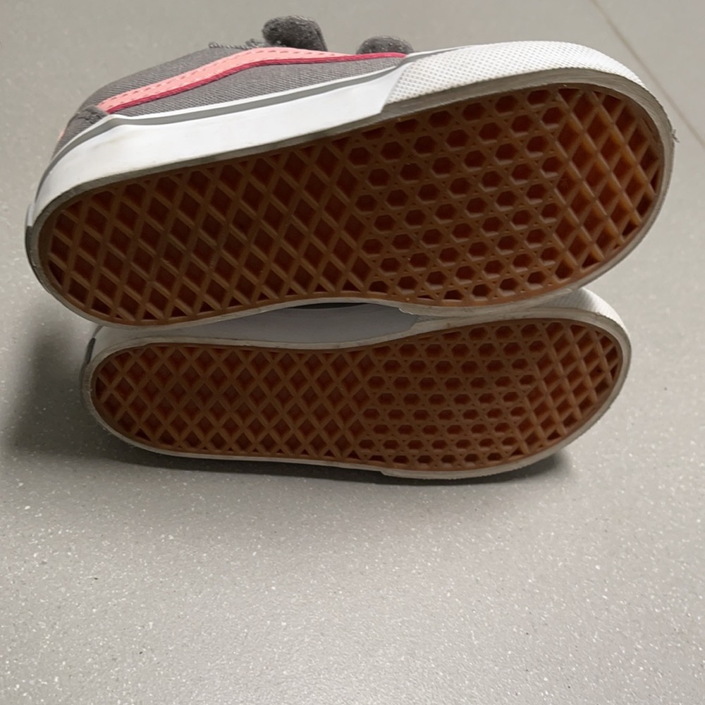 Toms - Picture 4 of 7